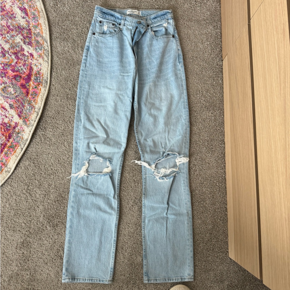 The 90s straight ultra high rise distressed jeans